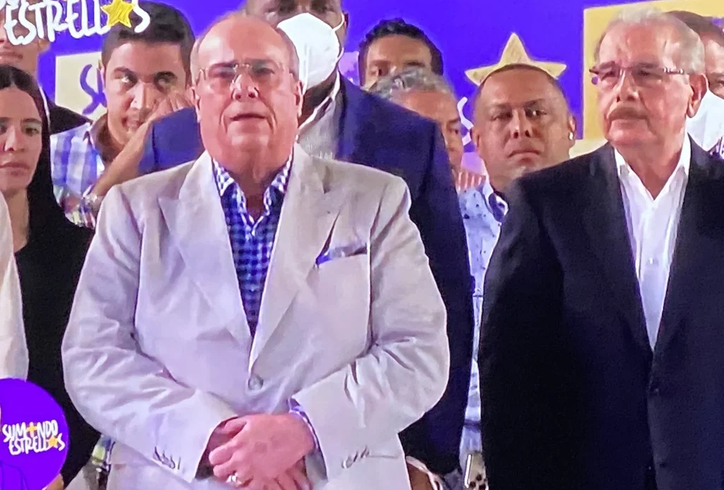 Danilo Medina y Charlie Mariotti