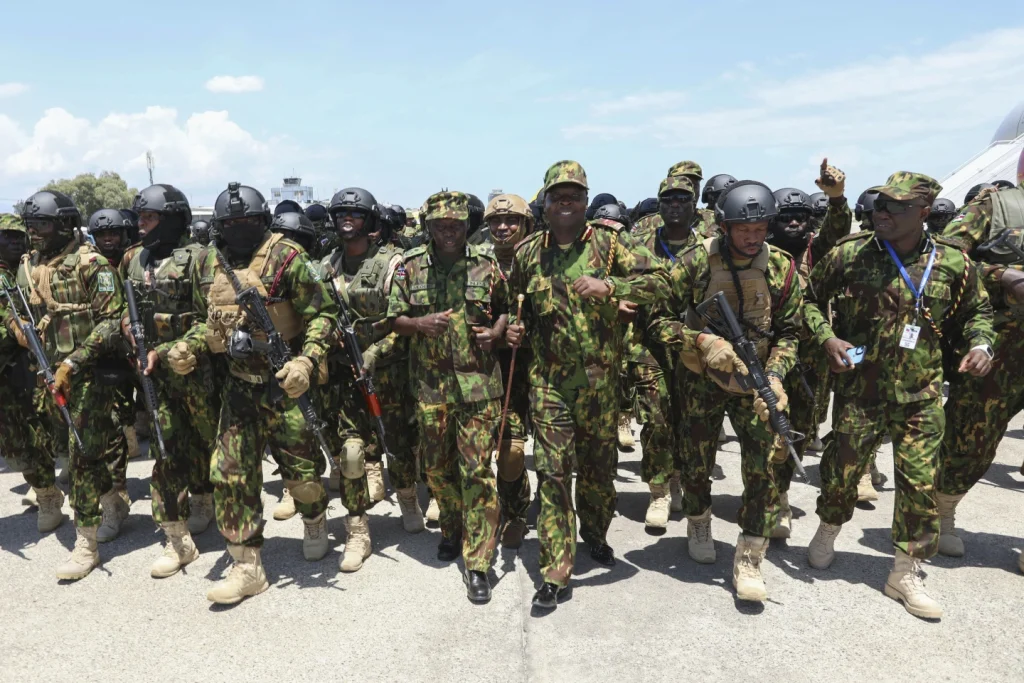 Policías de Kenia