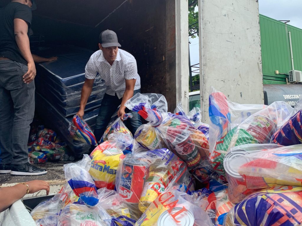Desarrollo de la Comunidad lleva ayuda a zonas afectadas por Melissa Desarrollo de la Comunidad