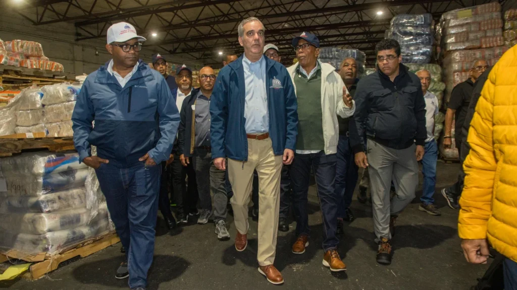 Abinader supervisó los alimentos que se están entregando a las poblaciones en alerta roja ante el paso de la tormenta Melissa Luis Abinader