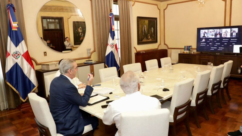 Presidente Abinader encabeza reunión virtual con 15 gobernadoras para pasar balance tras el paso del huracán Melissa Presidente Abinader