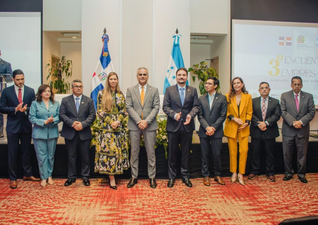Embajada de RD en Honduras promueve diversas areas de inversión ante empresarios
