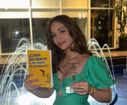 Joven narra íntima reflexión en el libro: «¿Cómo suicidarse y no morir en el intento?»