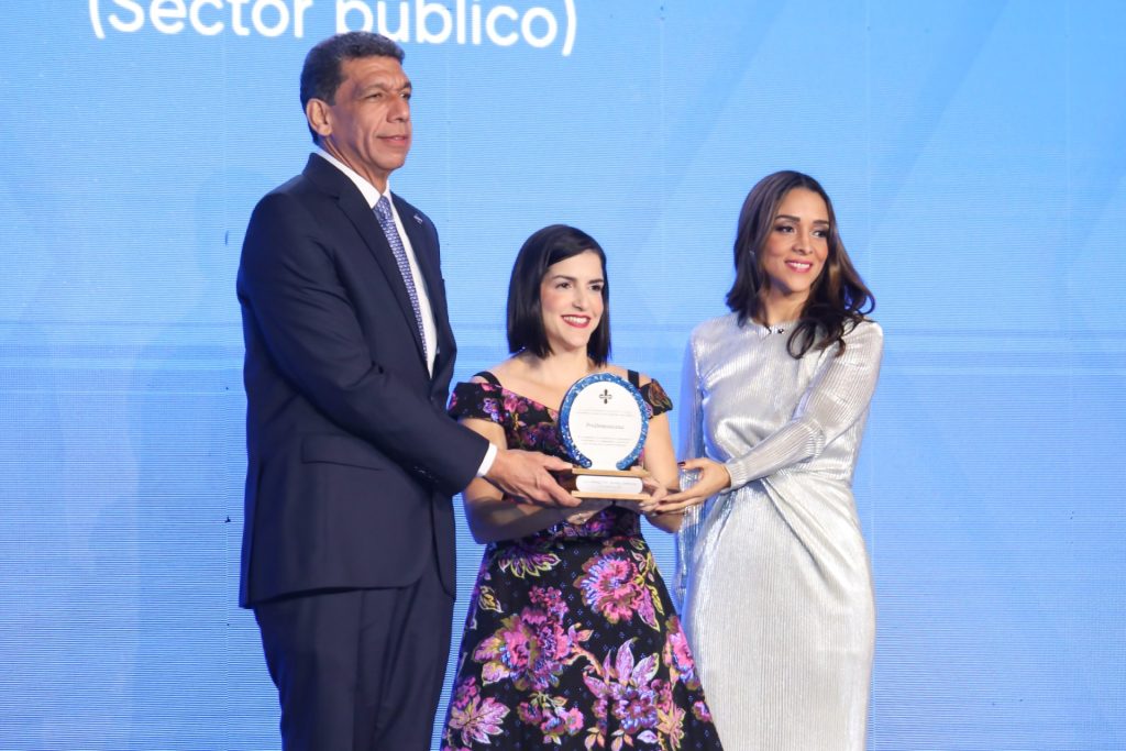 ADOEXPO reconoce a ProDominicana por su destacada labor a favor del sector exportador
