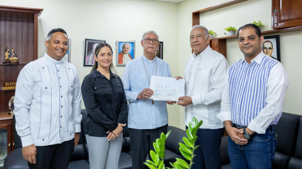 Gobierno entrega RD 27 millones para casa de acogida de sacerdotes en la Diócesis de Mao-Montecristi Diócesis de Mao-Montecristi