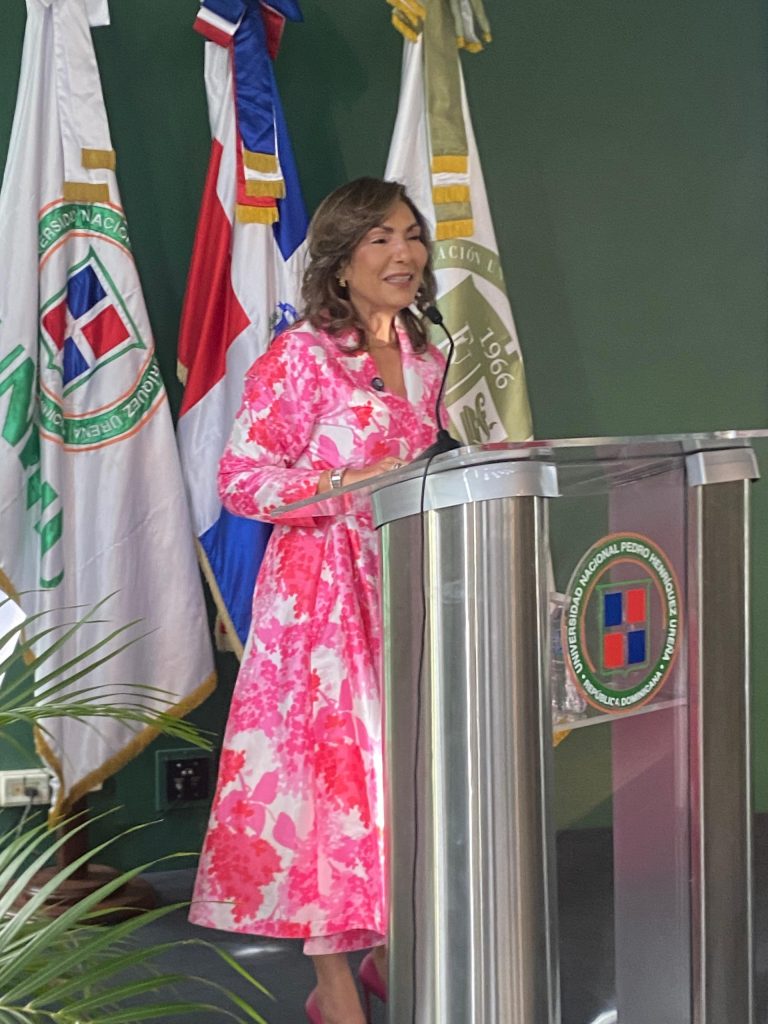 Geanilda Vásquez manifiesta que emprender requiere aptitud y visión creativa