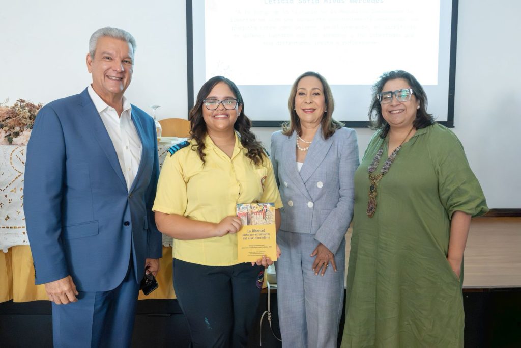 Fundación Macarrulla pone en circulación el libro “La Libertad Vista por Estudiantes de Nivel Secundario” Fundación Macarrulla