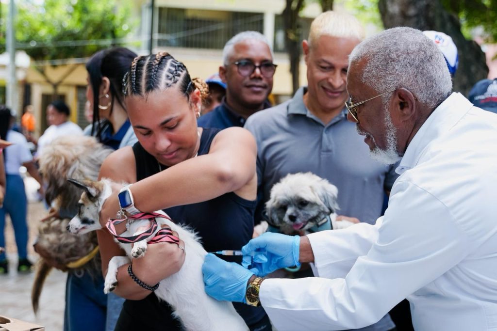 Ministerio de Salud anuncia Jornada Nacional de Vacunación Antirrábica del 7 al 9 de noviembre