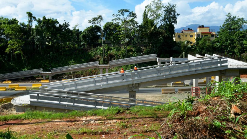 El MOPC anuncia montaje de vigas centrales del nuevo puente peatonal y motorizado en Villa Altagracia Villa Altagracia