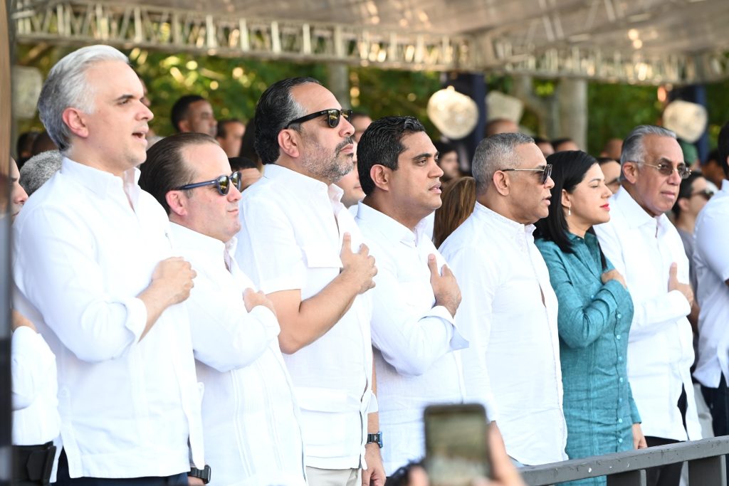 Ministro Kelvin Cruz felicita al Alberto Rodríguez por el éxito de los juegos escolares 2025