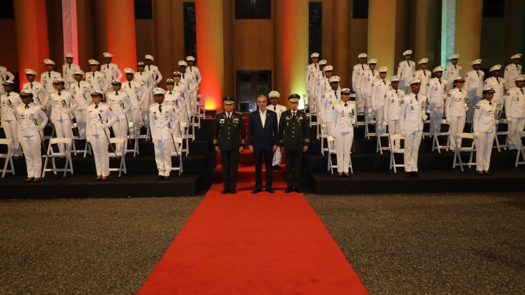 Presidente Abinader preside la graduación de la 64. ª Promoción de Oficiales del Ejército