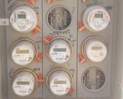 Edeeste interviene y desmantela conexiones irregulares en residencial en Higüey