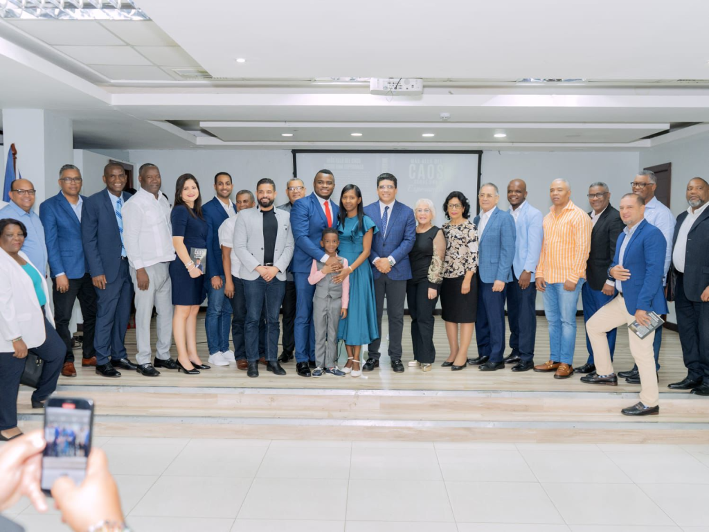 El libro “Más Allá del Caos, Surge una Esperanza” de Julio García, casi se agota en primera semana