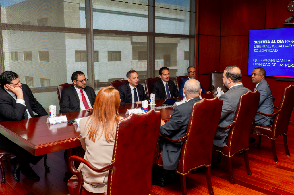 Medio Ambiente y Poder Judicial acuerdan fortalecer seguridad jurídica en áreas protegidas