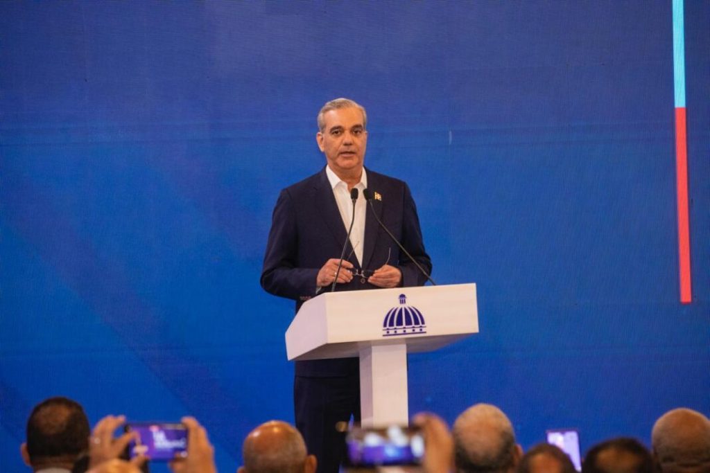 Presidente Abinader lamenta muerte de niña en excursión escolar y afirma que RD no es un país racista Abinader