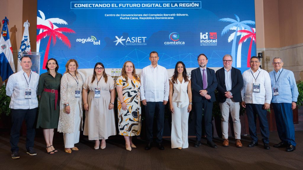 Cumbre REGULATEL 2025 inicia en República Dominicana con llamado a fortalecer la inclusión digital regional Cumbre REGULATEL 2025