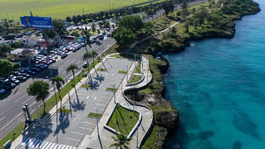 Abinader resalta el valor histórico, turístico y comunitario del Parque Submarino La Caleta