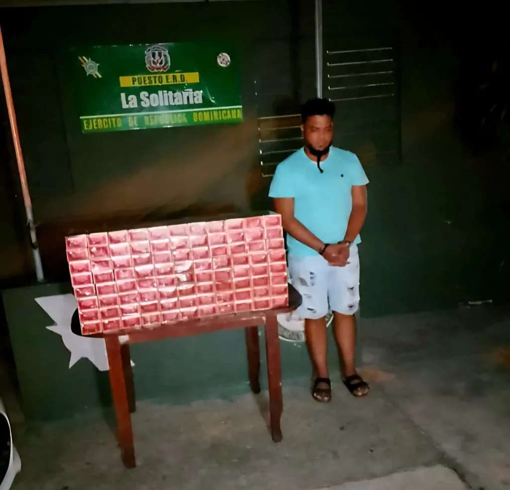 Ejército ocupa 30 mil cigarrillos ilícitos y detiene a un hombre durante en Montecristi