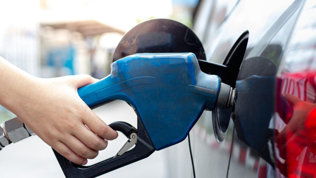 Gobierno mantiene sin variación los precios de combustibles combustibles