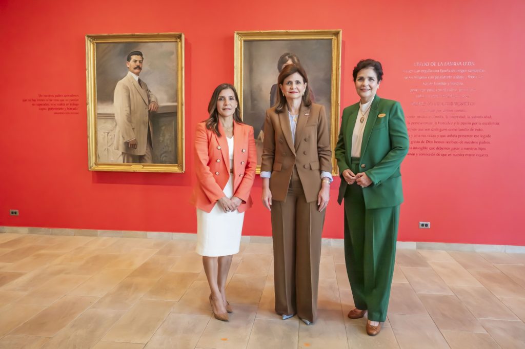 Embajadora de EE.UU. destaca la labor del Centro León y el fortalecimiento de vínculos culturales