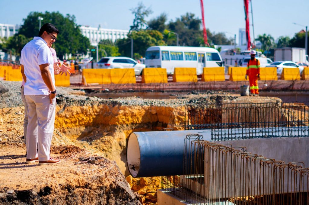 Fellito Suberví recibe trabajos de empalme de tuberías en la avenida Gregorio Luperón Fellito Suberví