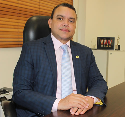 Designan a Julio Landrón como director del Servicio Nacional de Salud Julio Landrón