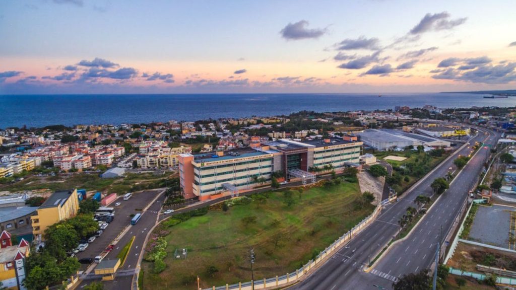 Iberia y Mitur acuerdan aumentar en un 30% los vuelos entre España y RD