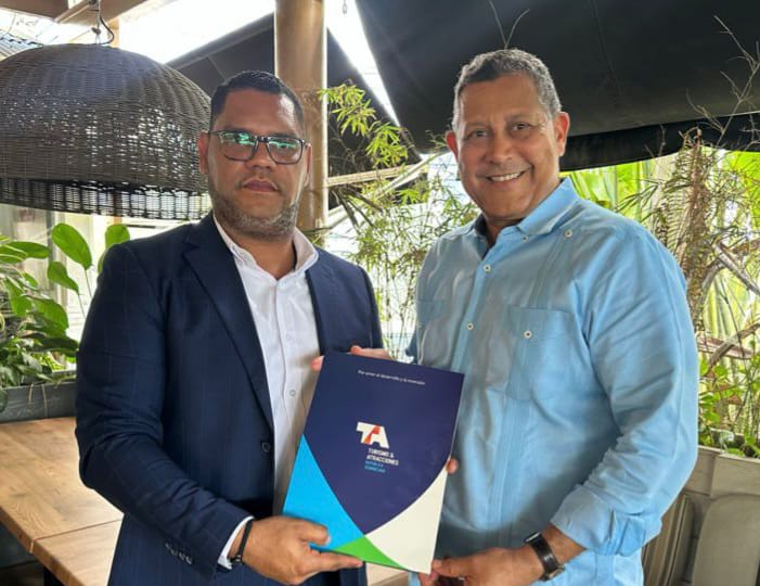 Alcalde de Samaná se suma al impulso de la feria Turismo y Atracciones 2026