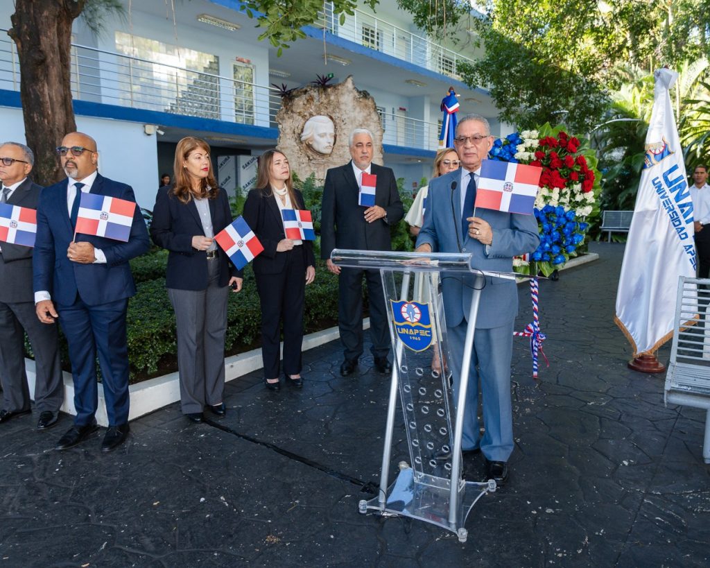 Unapec inicia el Mes de la Patria con homenaje a Juan Pablo Duarte