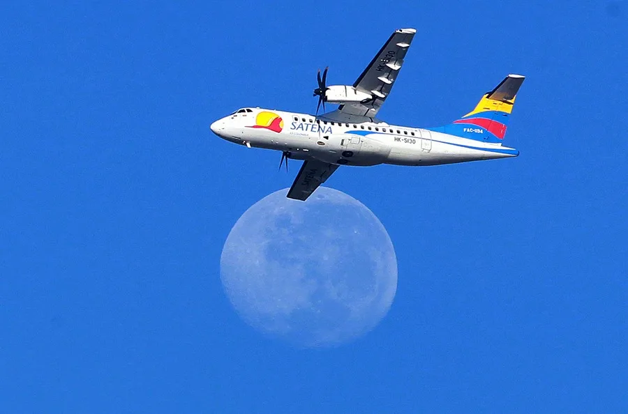 Un avión de la compañía colombiana Satena con 15 personas desaparece en el noreste del país avión