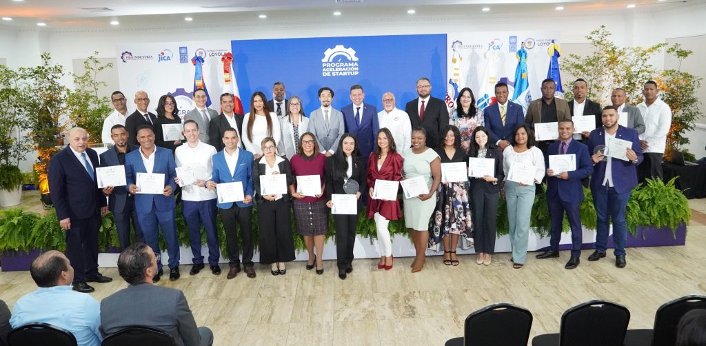 Celebran graduación de primera promoción del Programa de Aceleración de Startups Industriales graduación