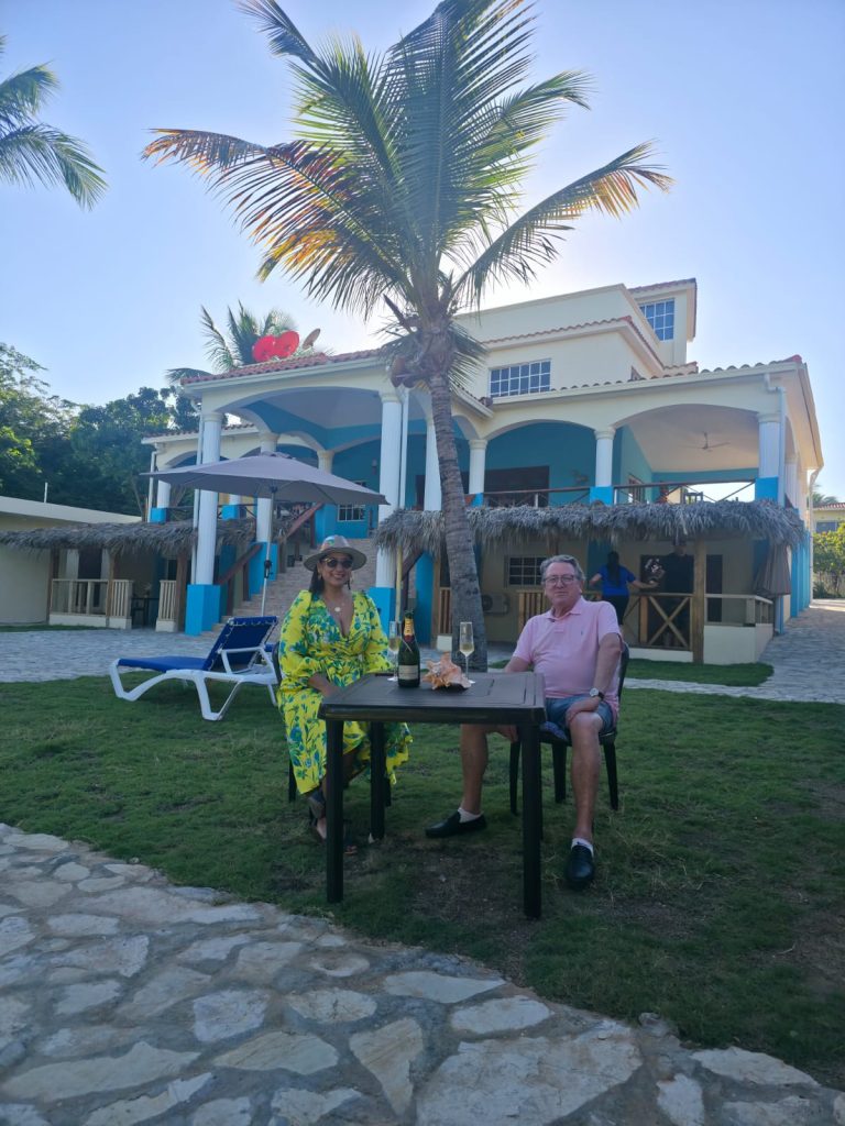 Fiestas y Personalidades este sábado desde La Saladilla Beach Club en Barahona