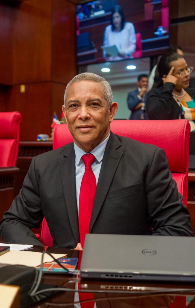 Franklin Romero consolida una gestión efectiva como senador y líder provincial del PRM Franklin Romero