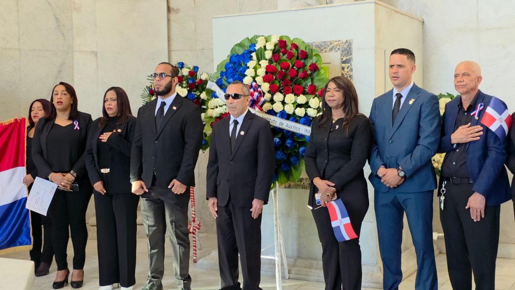 INAVI rinde homenaje a los Padres de la Patria INAVI