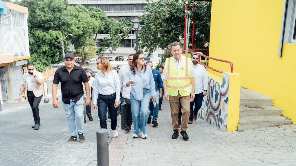 Ministro Ito Bisonó supervisa trabajos en la Calle del Sol en Santiago por instrucción del Presidente Ito Bisonó