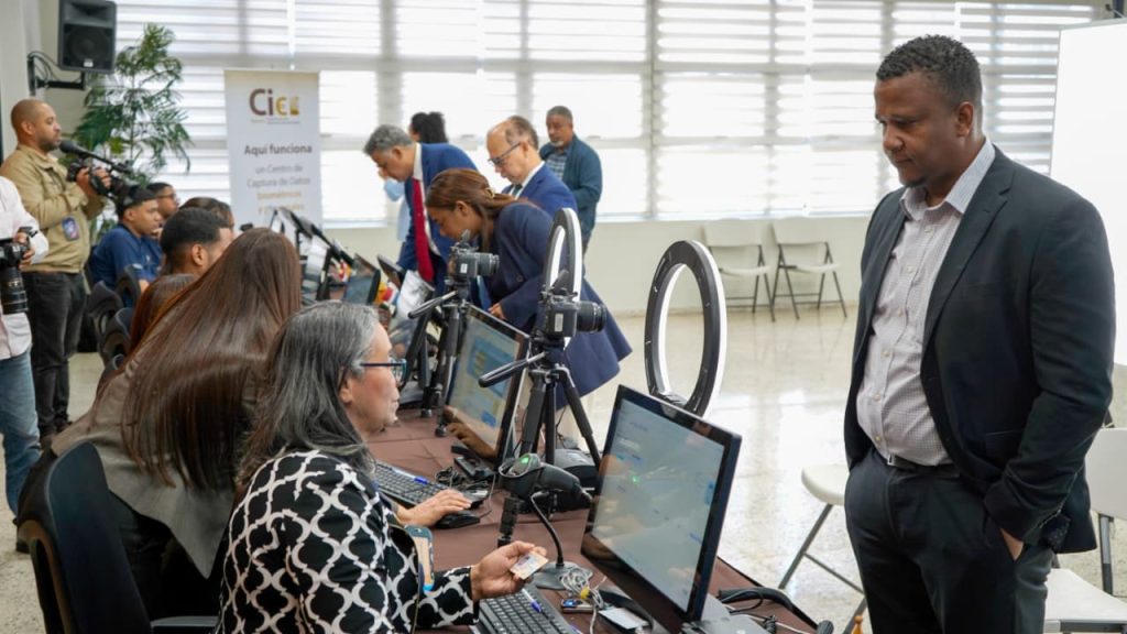 Cámara de Cuentas, en coordinación con la JCE, inicia proceso de captación de datos para facilitar nuevo documento de identidad a colaboradores JCE