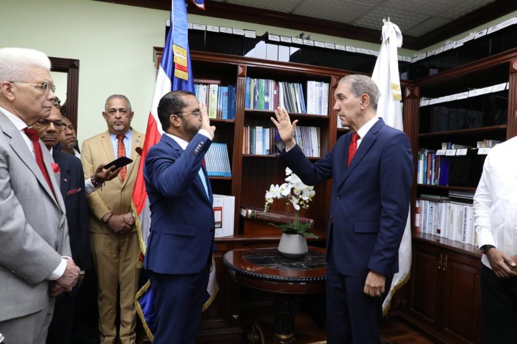 Jimmy Rosario Bernard es juramentado como nuevo director del ITLA Jimmy Rosario Bernard