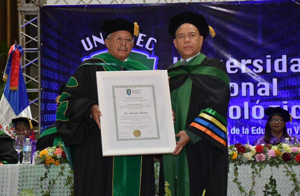 Director de ONAPI es investido como Honoris Causa durante graduación de la Unnatec