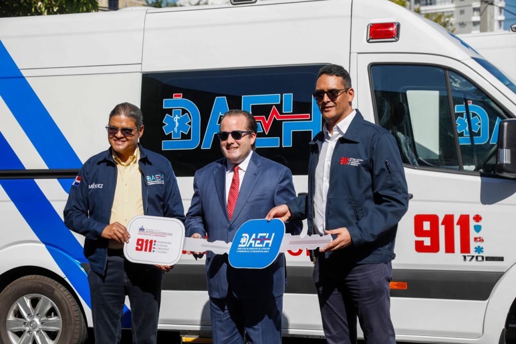 Sistema 911 entregas 50 modernas ambulancias a la DAEH para fortalecer la atención a las emergencias ciudadanas ambulancias