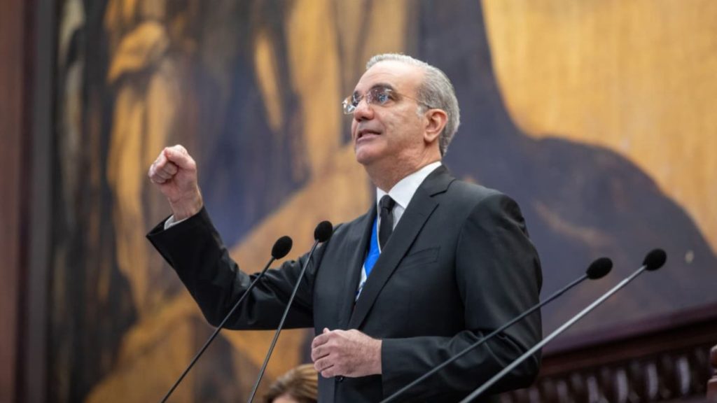 Presidente Abinader reafirma educación como eje del desarrollo y anuncia reforma para transformar el sistema educativo educación