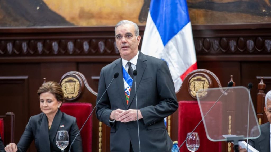 Presidente Abinader destaca avances históricos en política social y reducción acelerada de la pobreza pobreza