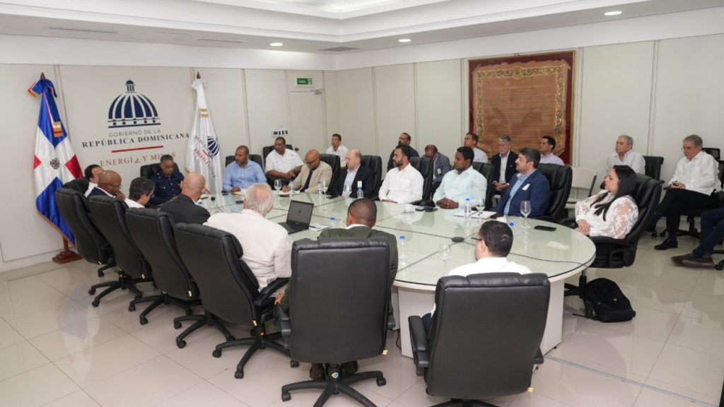 Gobierno coordina medidas con generadores eléctricos ante posible impacto de crisis Oriente Medio