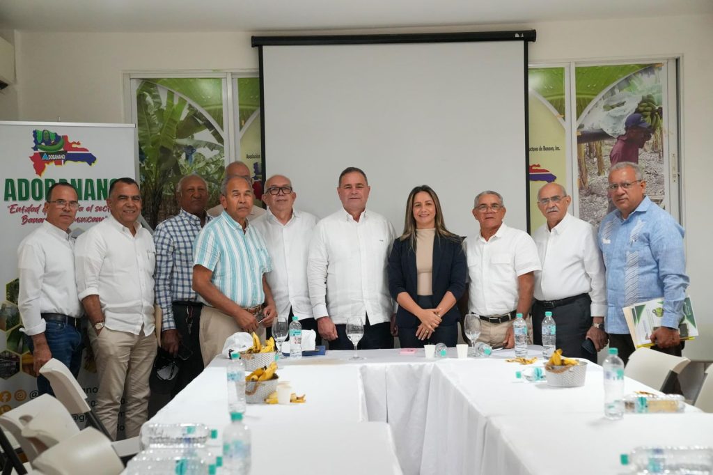 Ministro de Agricultura analiza impacto de la mecanización con productores de la Línea Noroeste Ministro de Agricultura
