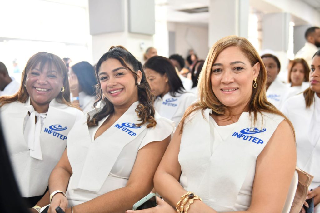 Casi medio millón de mujeres se capacitaron en el INFOTEP durante 2025