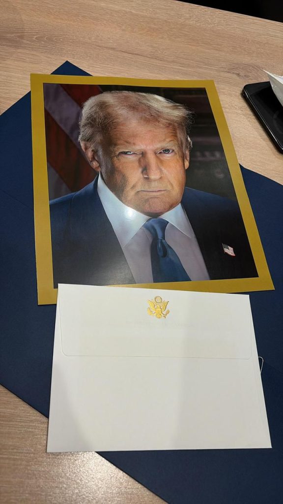 Embajadora de EE. UU. envía carta a Santiago Matías tras visita al edificio rojo