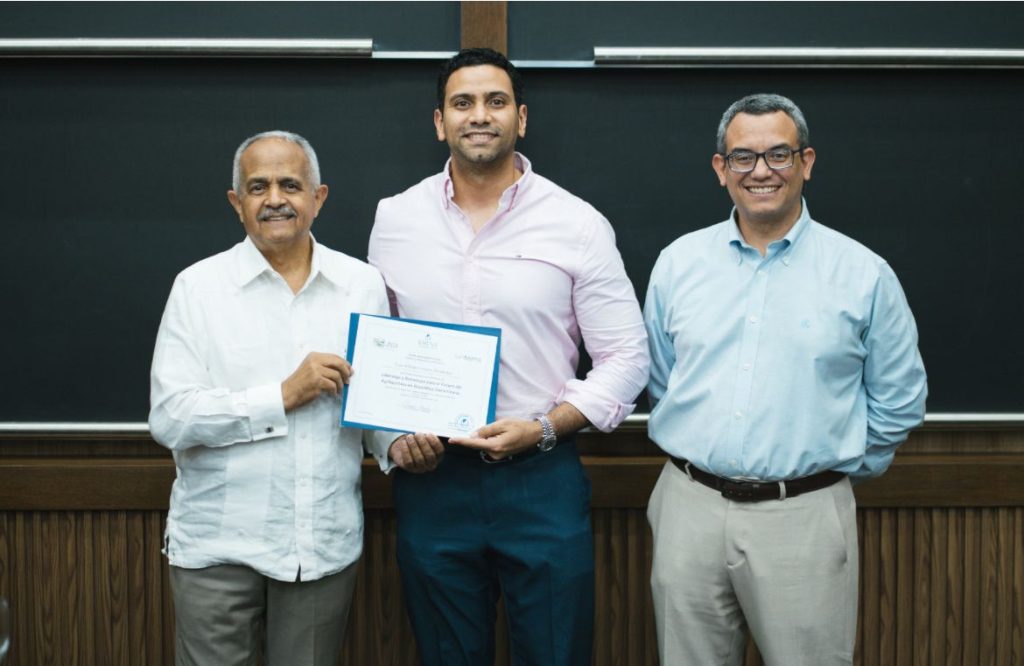 41 profesionales del sector agroindustrial culminan programa de liderazgo y estrategia para el futuro del agribusiness