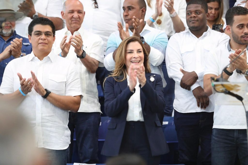 Fellito Suberví: En el PRM hay grandes hombres y mujeres y la mejor es Carolina Mejía