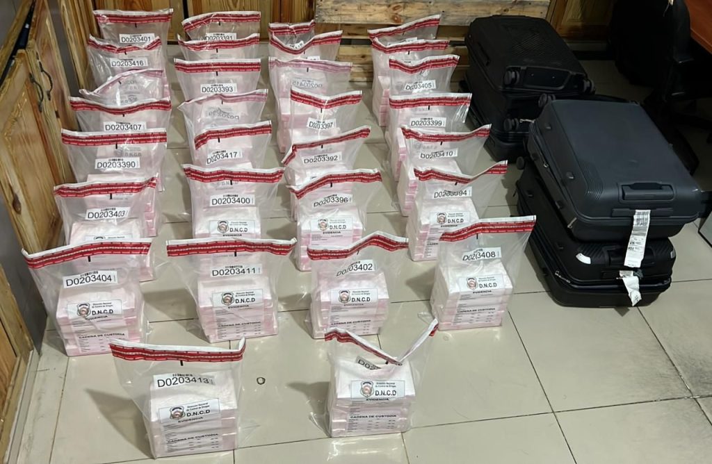 DNCD decomisa 150 paquetes de cocaína en aeropuerto Punta Cana