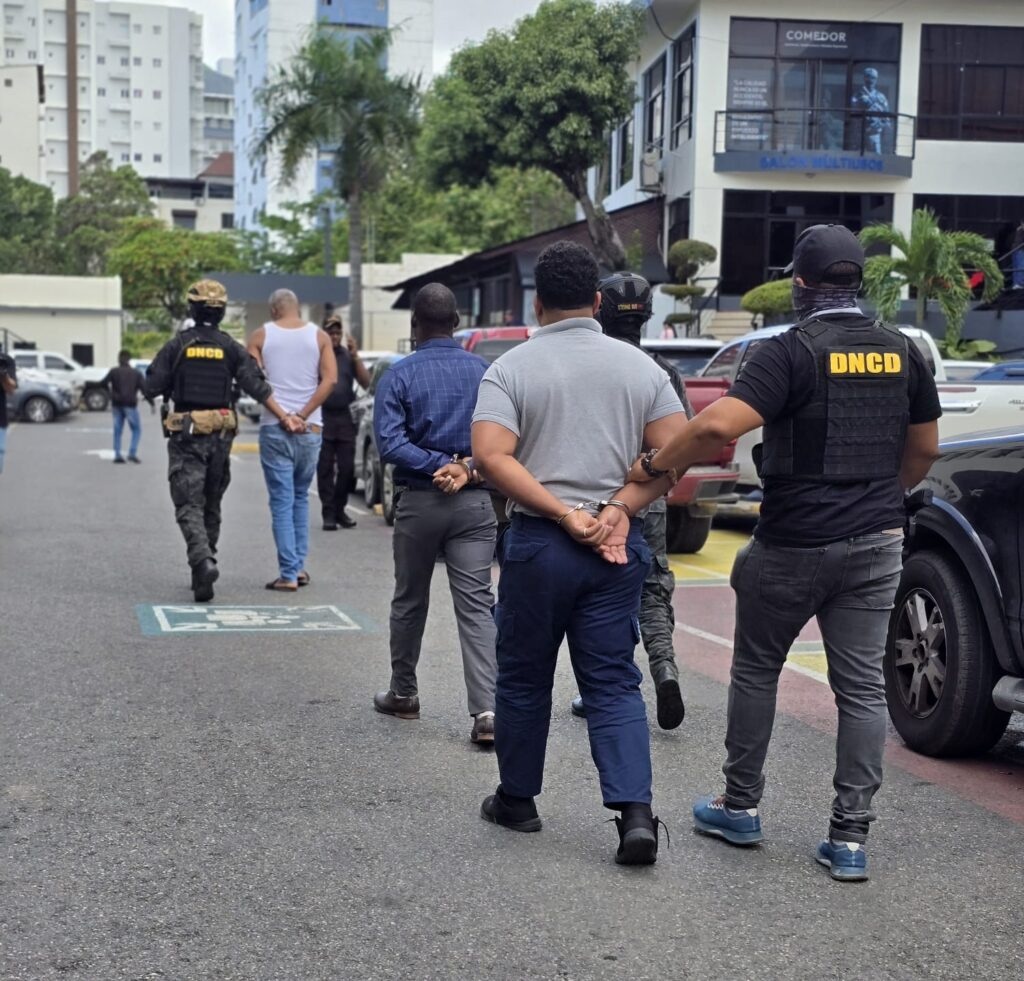 Apresan cuatro hombres por decomiso de 180 paquetes de cocaína