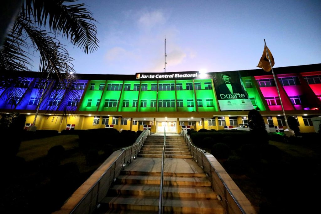 JCE iniciará renovación de cédula en el exterior en mayo